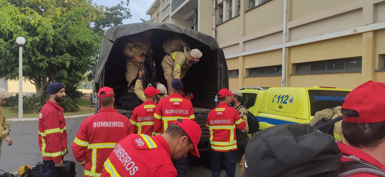 Incêndios: Exército reforça o apoio ao Serviço Regional de Proteção Civil (com fotos)