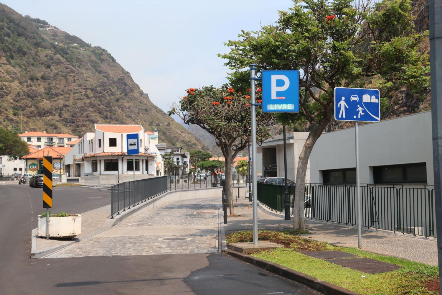 Ribeira Brava já abriu novo parque de estacionamento com capacidade para 100 carros