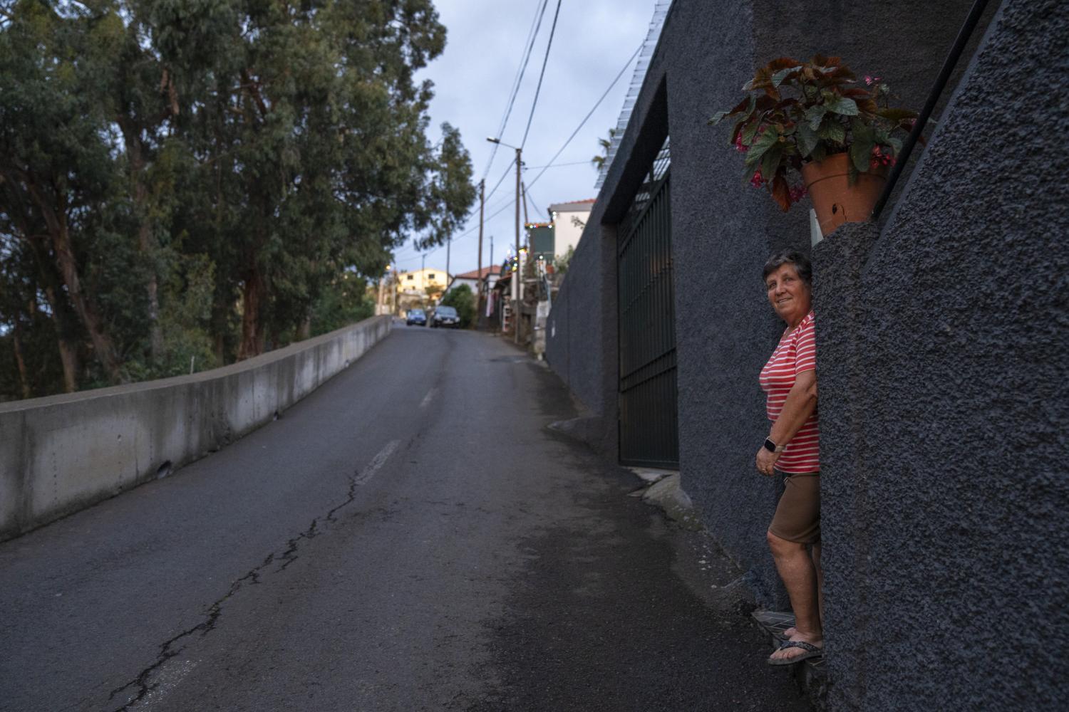 Estrada mudou a vida no lugar dos Três Paus