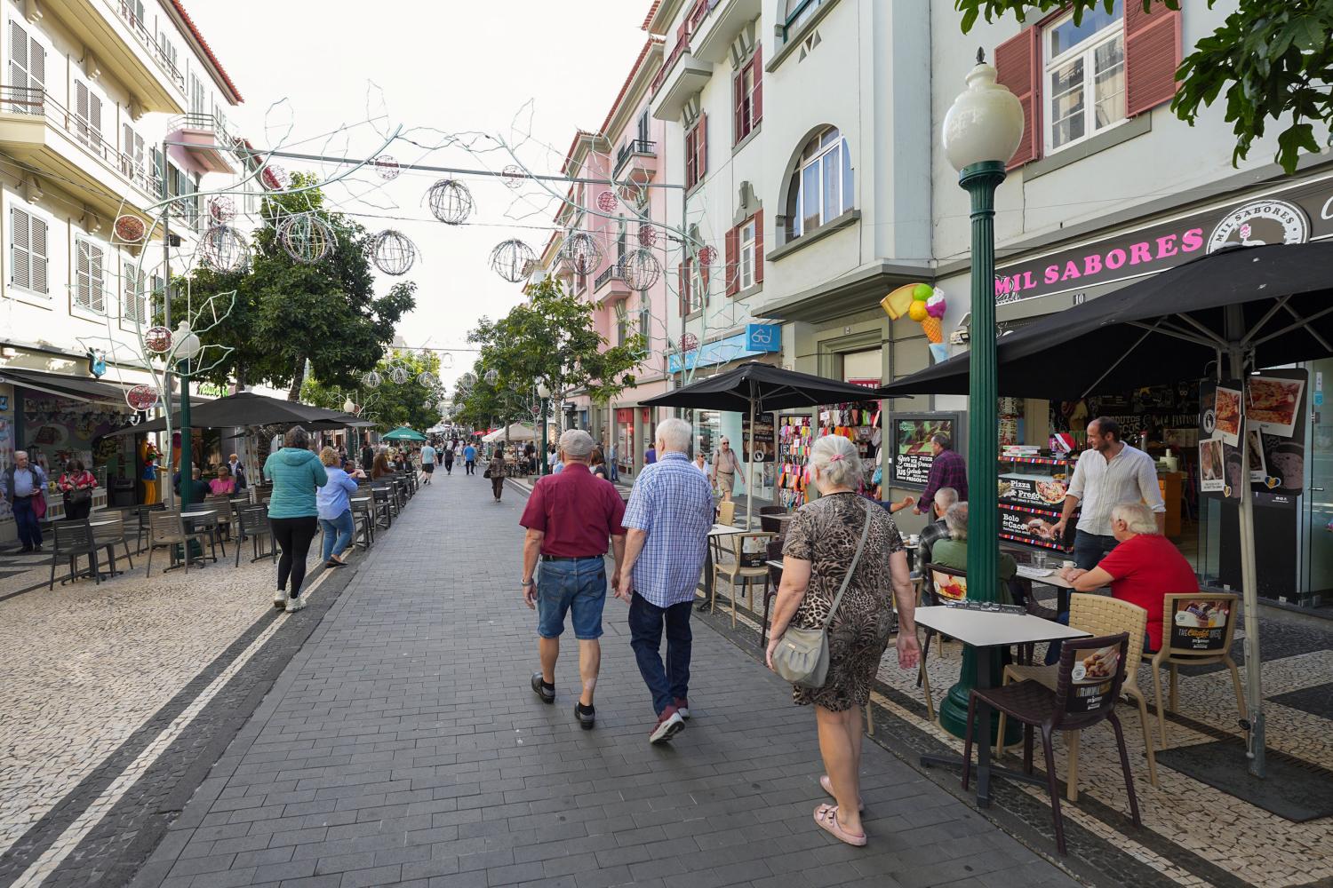 Esta é uma das artérias mais movimentadas do Funchal.