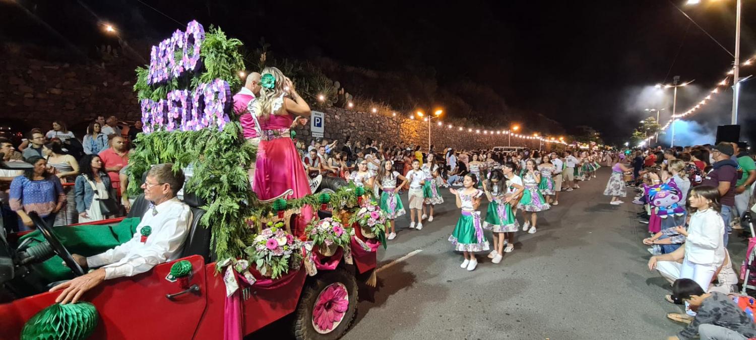 Um mar de gente fez a festa no São João da Calheta