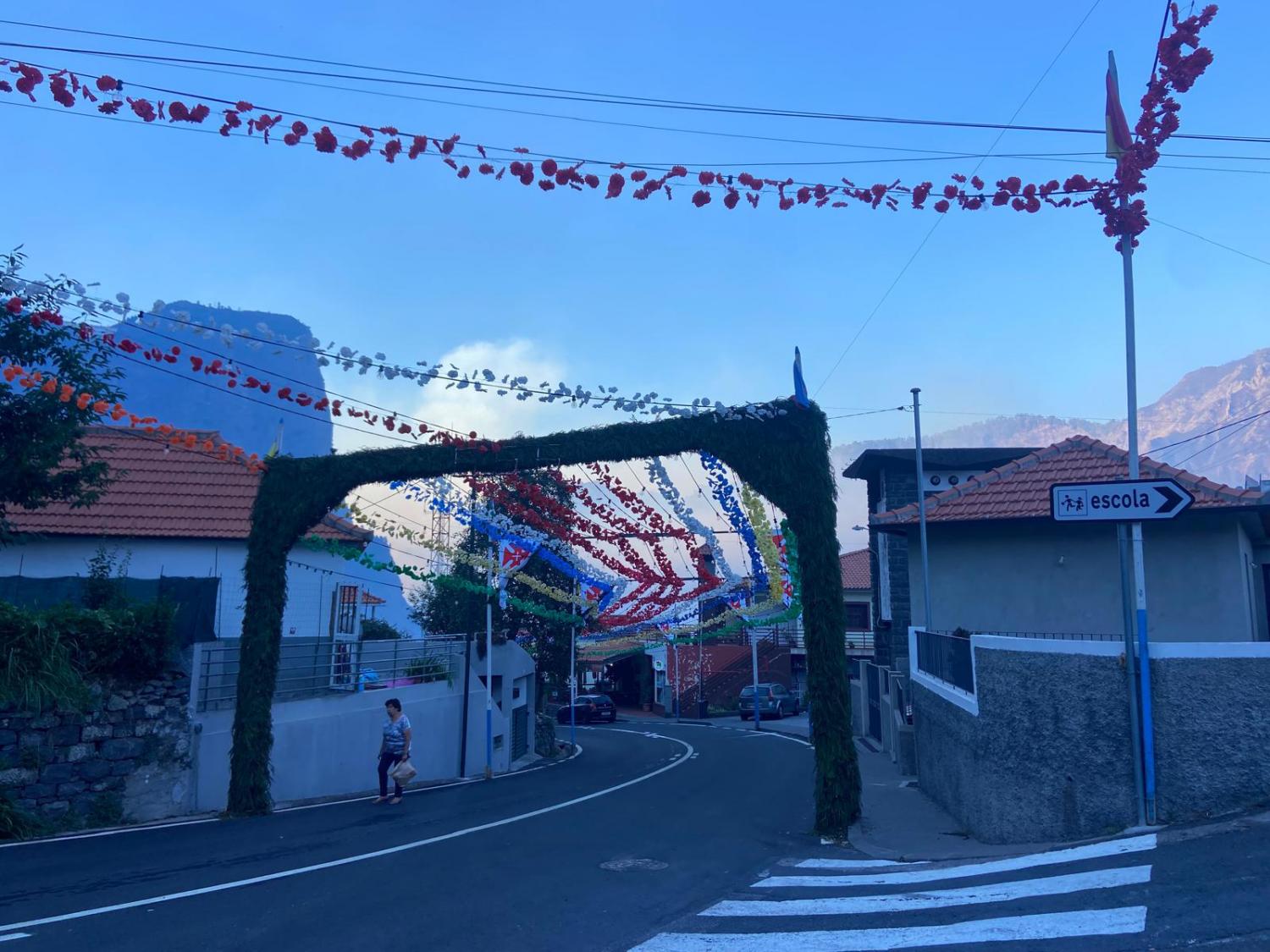 Curral das Freiras analisa estragos depois de uma noite intensa