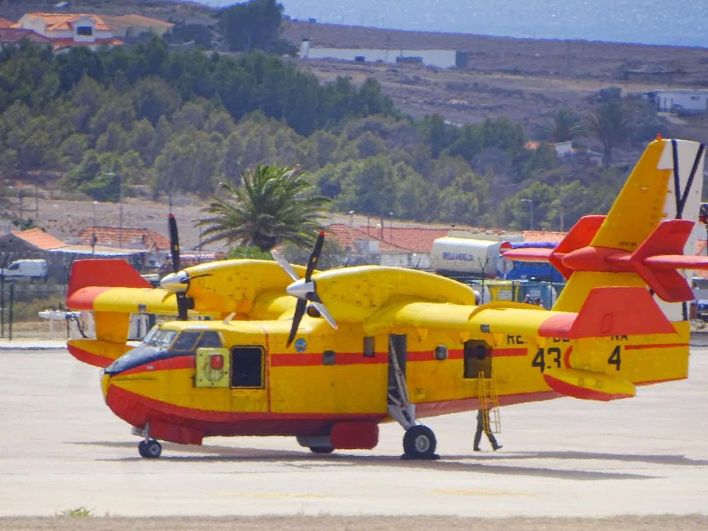 Incêndios: Aviões Canadair já aterraram no Porto Santo (com fotos e vídeo)