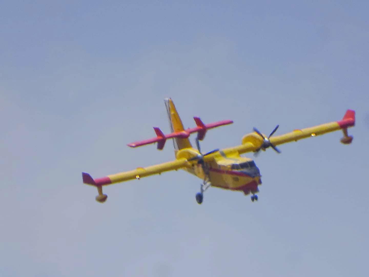 Incêndios: Aviões Canadair já aterraram no Porto Santo (com fotos e vídeo)