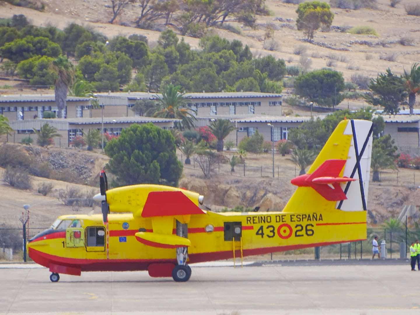 Incêndios: Aviões Canadair já aterraram no Porto Santo (com fotos e vídeo)