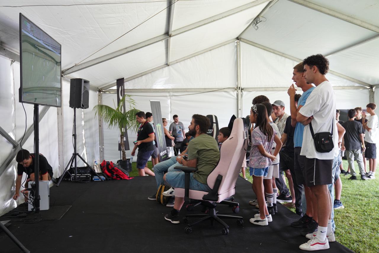 ‘Funchal Summer Fest’ já reúne muitos jovens a esta hora (com vídeo e fotos)