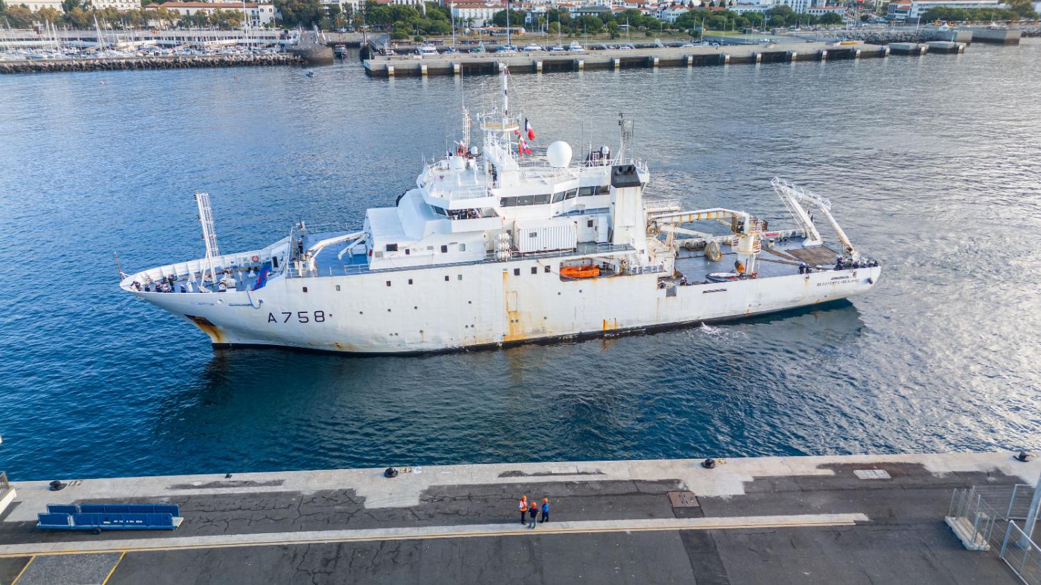 O navio zarpa do Funchal pelas 9 horas de dia 8 de setembro.