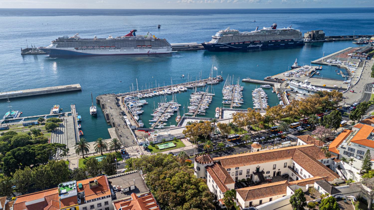 Dois navios estreiam-se hoje na Madeira e movimentam quase 7 mil pessoas