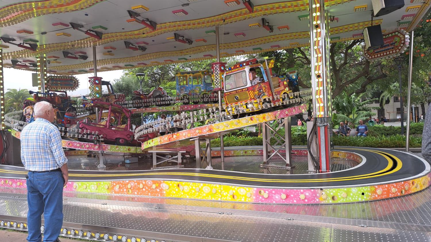 Atrações no Luna Park já ‘rodam’ (com fotos e vídeo)