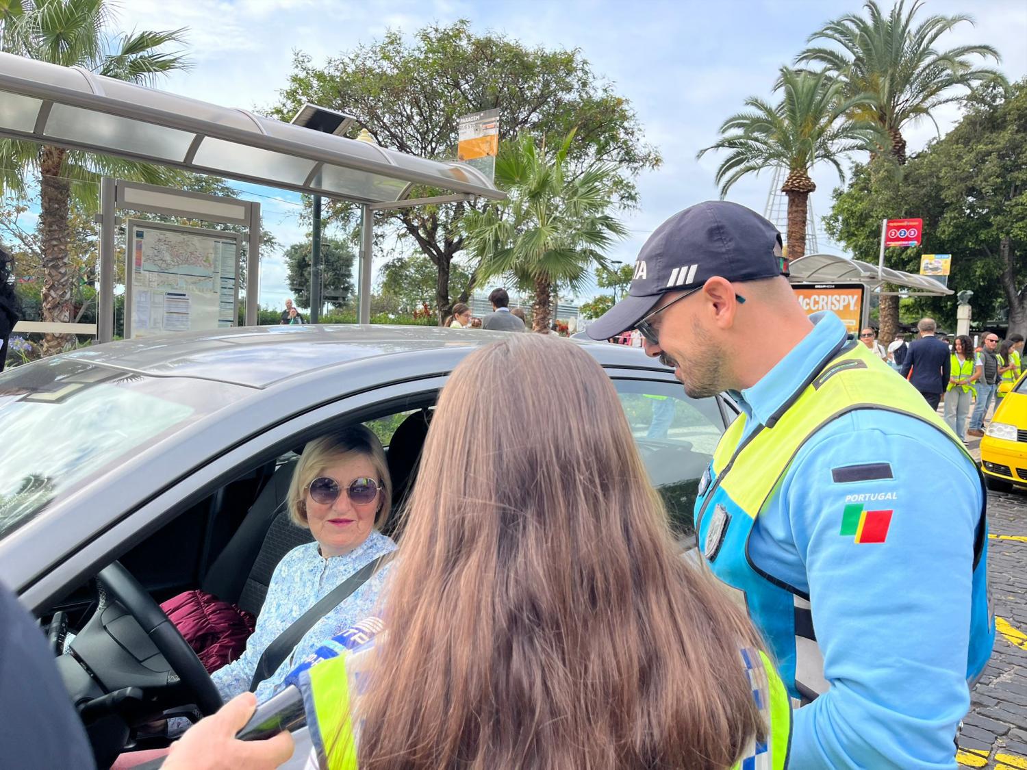 Condutores do futuro abordam automobilistas para terem comportamentos seguros ao volante (com fotos e vídeo)