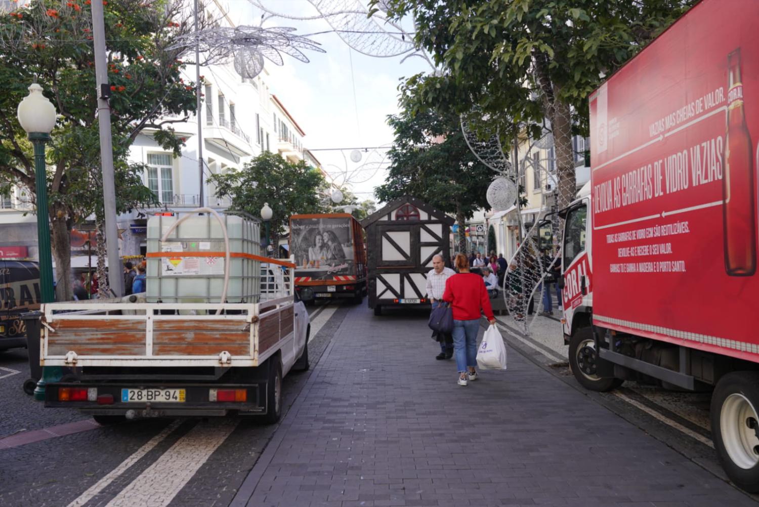 Azáfama para a noite do Mercado é grande e contagiante (com fotos)