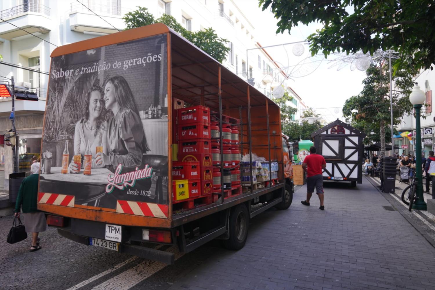 Azáfama para a noite do Mercado é grande e contagiante (com fotos)